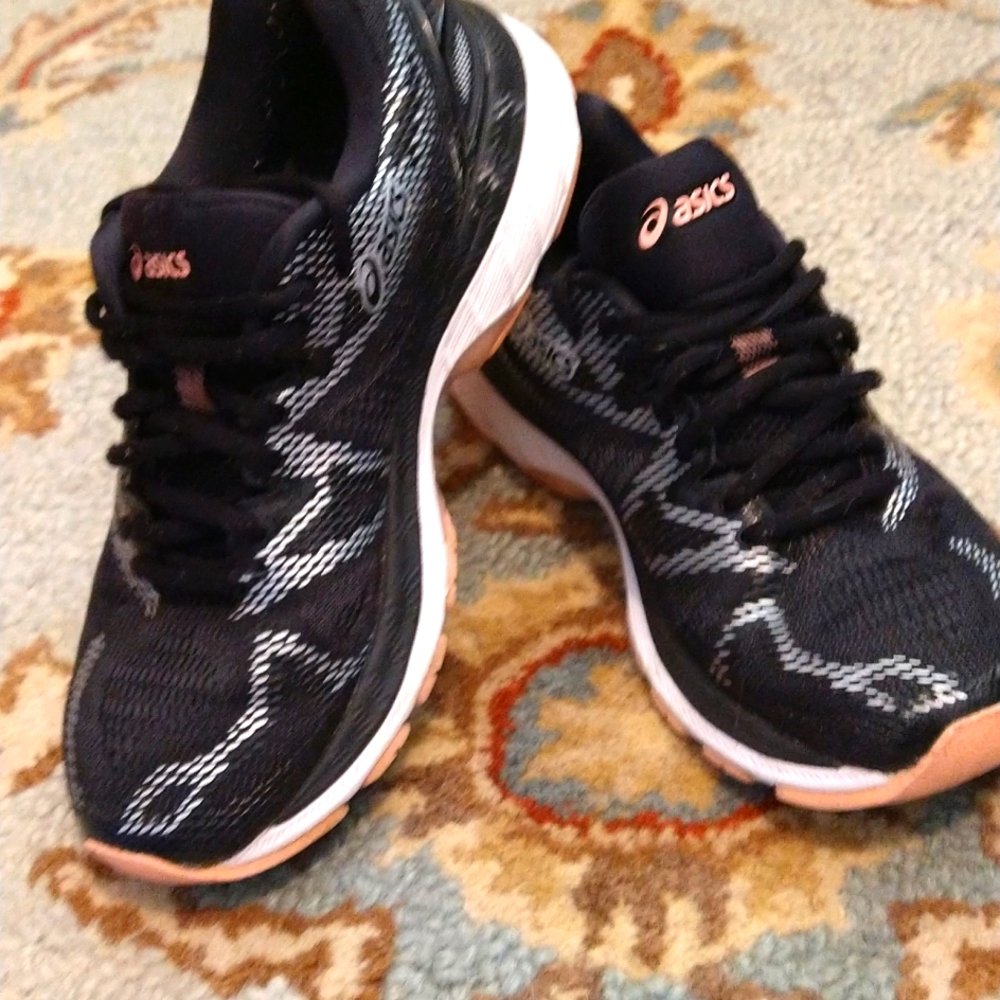 Women's Asics 6.5